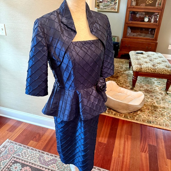 Mother of the Bride Dress - Picture 1 of 6